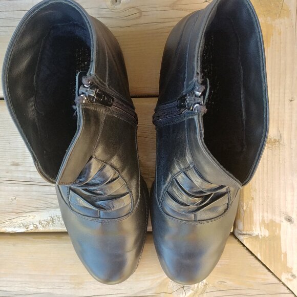 Naturalizer Canada Black Leather Ankle Boots Booties 6.5 37 - Picture 11 of 14